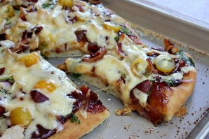 Barbecue Chicken and Bacon Pizza