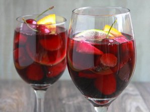 Summer Fruit Sangria Sparkler