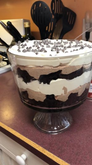 Brownie mousse trifle 
