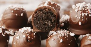 Peppermint Oreo Truffles