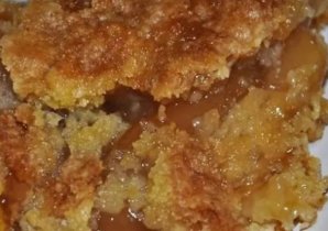 Caramel Apple Dump Cake