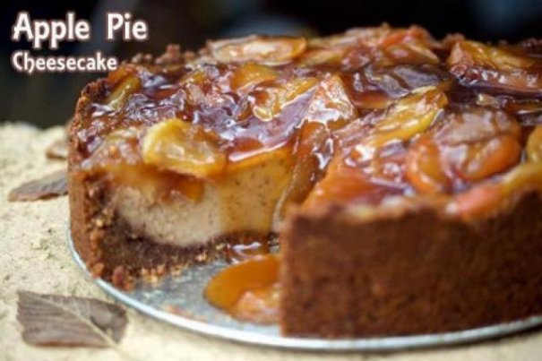 APPLE PIE CHEESECAKE