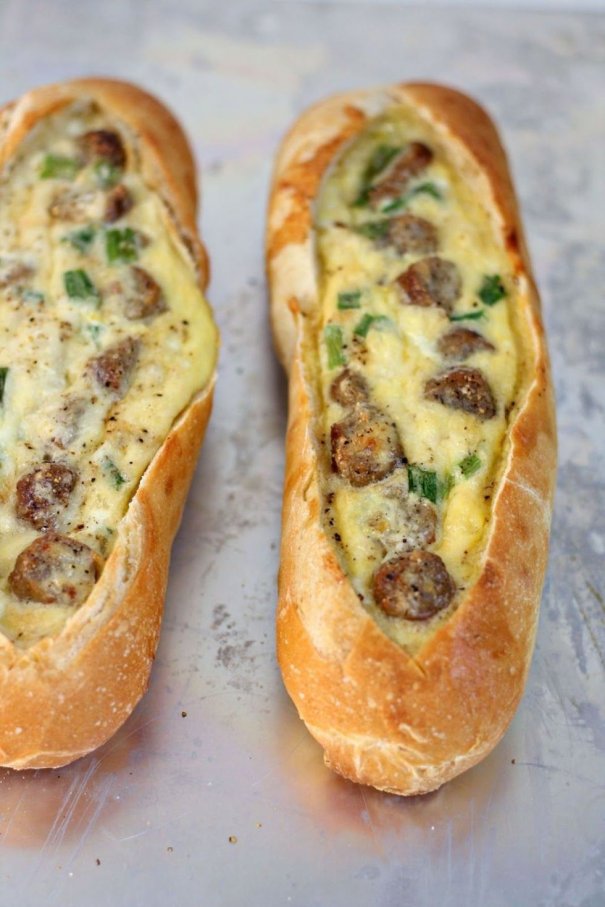 If these sausage egg boats aren't one of the most delicious looking things you've ever seen, we don't know what is.