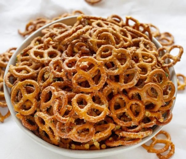 Ranch Pretzels are the perfect after school snack for the hungry kiddos. This delicious and light snack is ready in under 5 minutes and only requires 4 simple ingredients!
