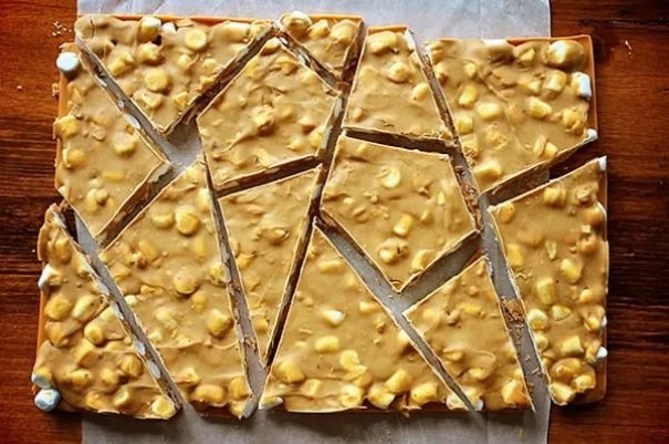 I am in love with this flavor combination. I have made the Butterscotch Peanut Butter Cake and the Peanut Butter Marshmallow Butterscotch Pizza.