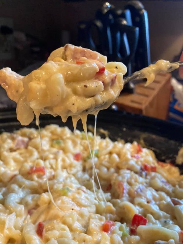 Ooey gooey Cajun Mac n’ Cheese